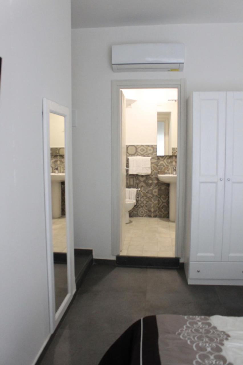 B&B Alambrado Rooms & Suites Naples Exterior photo