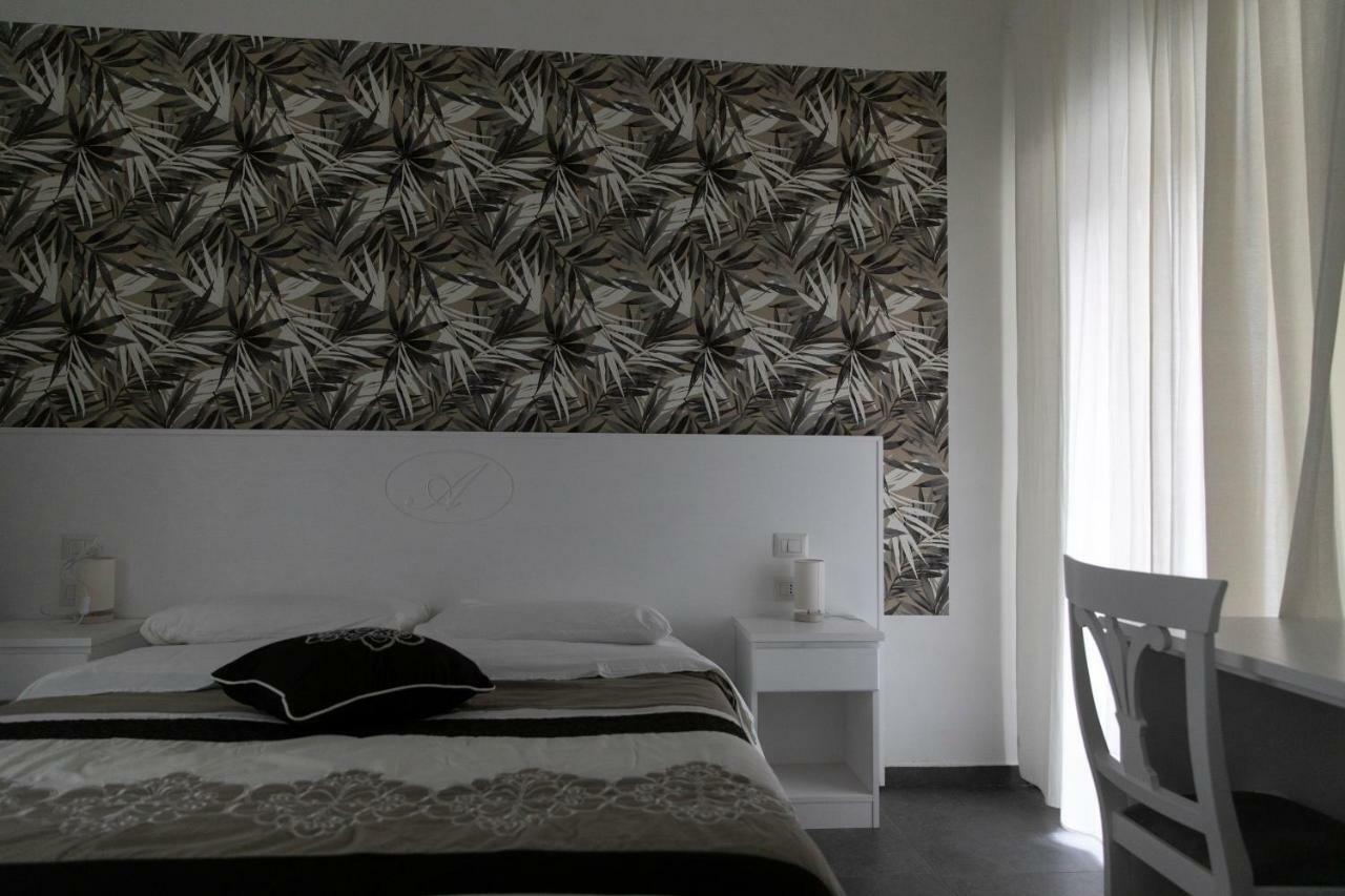B&B Alambrado Rooms & Suites Naples Exterior photo