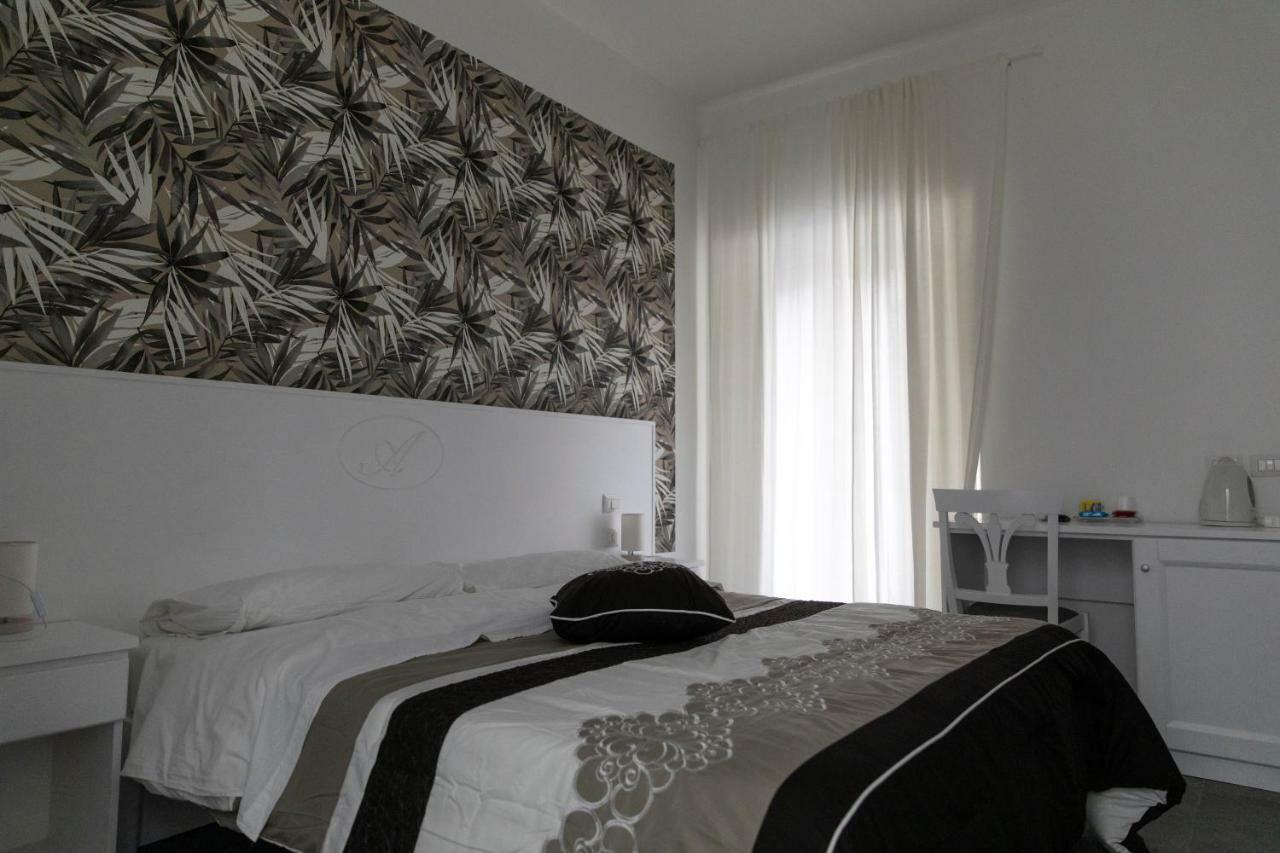 B&B Alambrado Rooms & Suites Naples Exterior photo